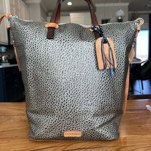 Consuela Sling Bag – Tommy (Metallic Silver Pebble